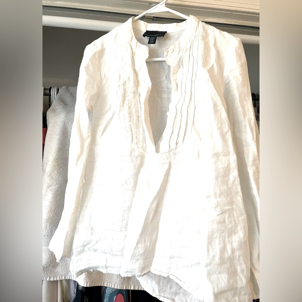 Women’s 100% Linen blouse!!